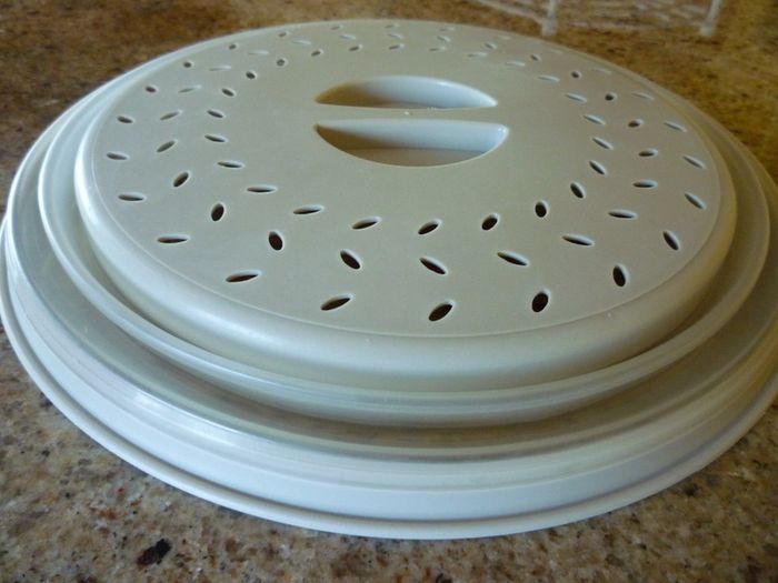 Microwave Plate Stacker & Collapsible Cover. Heat Up To 3 Dinners At Once. Excellent Condition. All fold flat for easy storage