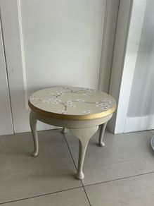 Elegant Coffee Table Vintage Charm with a Modern Twist