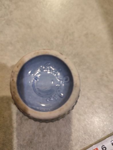 Lovley Irish Proclien Glaesed Vase.