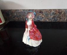 Royal Doulton Figurine Paisley Shawl