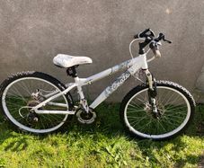 24 inch Apollo Craze girls bike