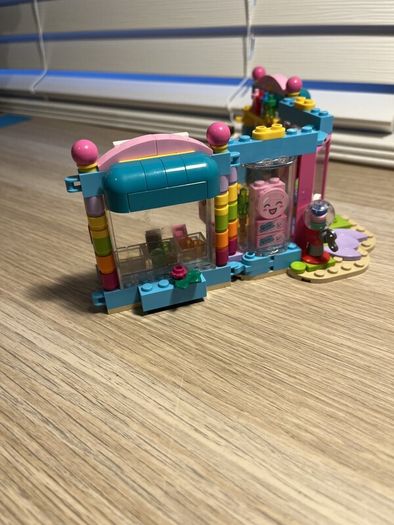 lego friends sweet shop