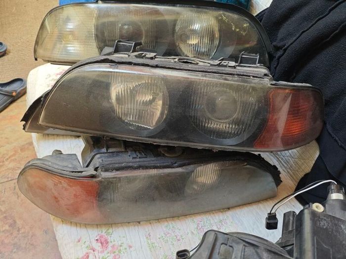E39 headlights