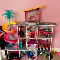 Huge lol house Dolls Accessories like new