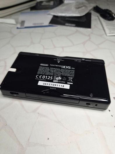 Ds black boxed