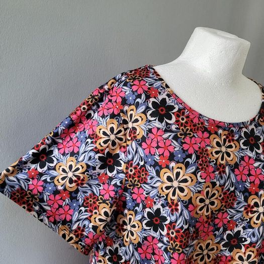 Enmain pink & multicolour top, Size 20-22