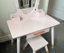 Free Girls Dressing Table