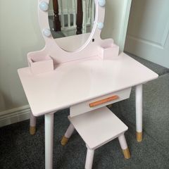 Free Girls Dressing Table