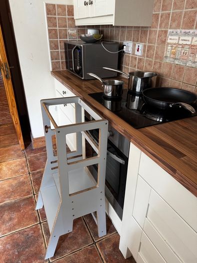 Kitchen Helper - adjustable height
