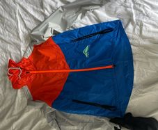 nike windbreaker