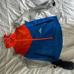 nike windbreaker