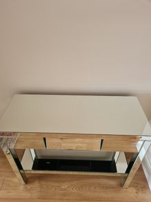 Mirrored console unit