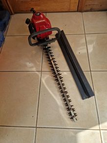 Honda HHH25 4 stroke hedge trimmer
