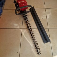 Honda HHH25 4 stroke hedge trimmer