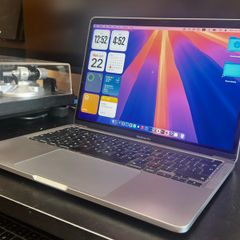 Macbook Pro 13" with Touch Bar