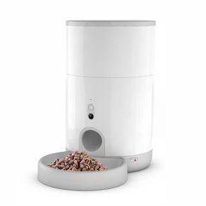 Dog/cat food feeder with camera