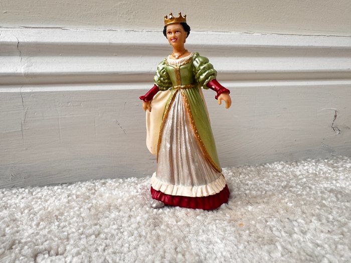 PAPO The Enchanted World Queen Marguerite 2002 Figure approx. 9 cm. Used Please see photos