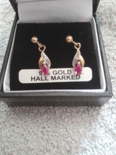 ladies 9ct gold earrings