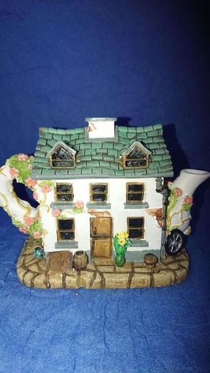 Collectable tea house