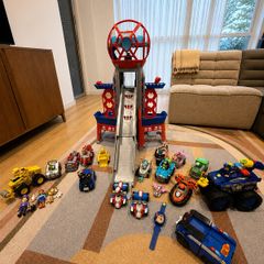 Paw Parrol dream collection with tower and 16 cars