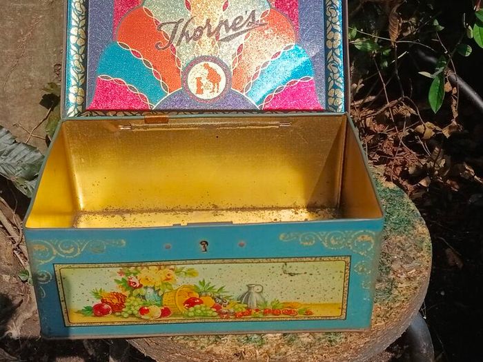 Vintage Thorne'sToffee Tin
