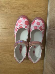 Girls shoes size EU35