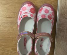 Girls shoes size EU35