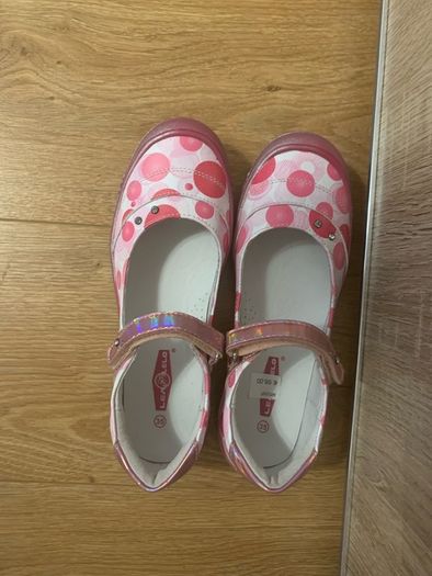 Girls shoes size EU35