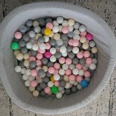Kids ball pit