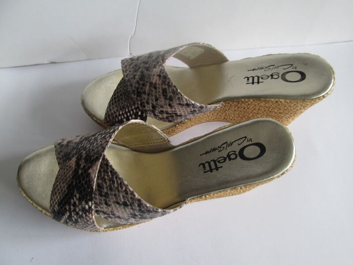 clothes shoes