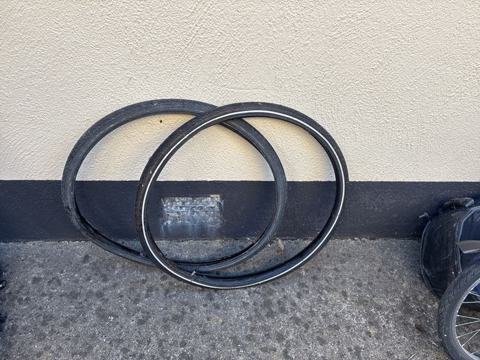 puncture resistant Bike tyres (pair)