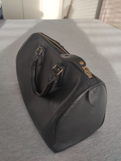Louis Vuitton Speedy bag