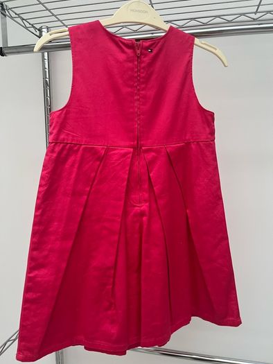 Tommy Hilfiger girl's dress, Age 6 (Free girls clothes/items for first buyer to offer asking price on this)