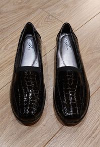 Brand new - women's shoes - flats, size 8