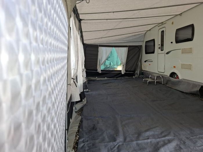 6 Berth caravan Lunar Quaser 556
