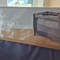 Travel cot