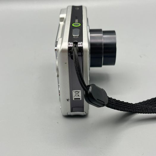 Sony DSC-W120 7.2MP Digital Camera Silver + Battery + SD