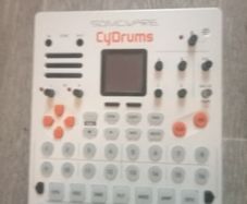 Sonicware Cydrums groovebox