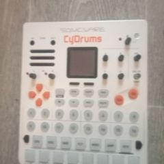 Sonicware Cydrums groovebox