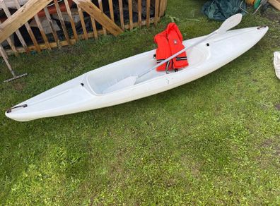 Sit on Canoe