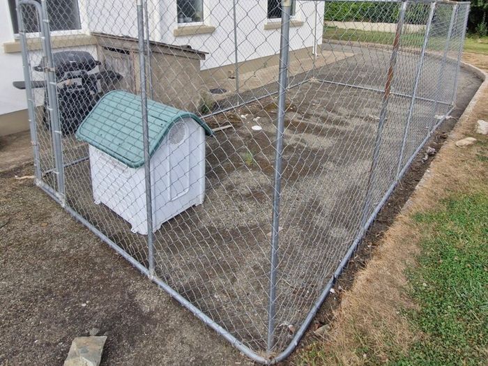 Dog pen