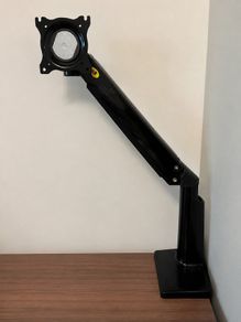 NB North Bayou F37 Full Motion Gas Strut Monitor Arm (24"-37", 4-12kg) + USB Ports