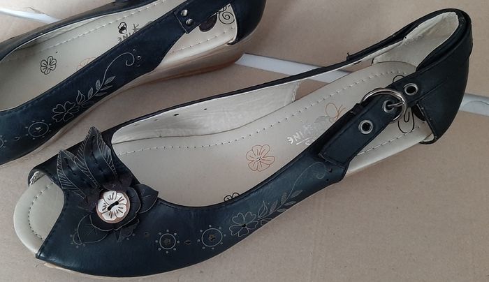 New sandles