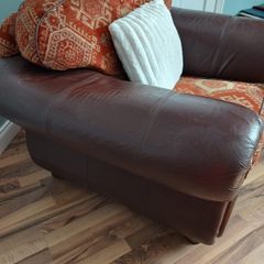 Couch n two armchairs