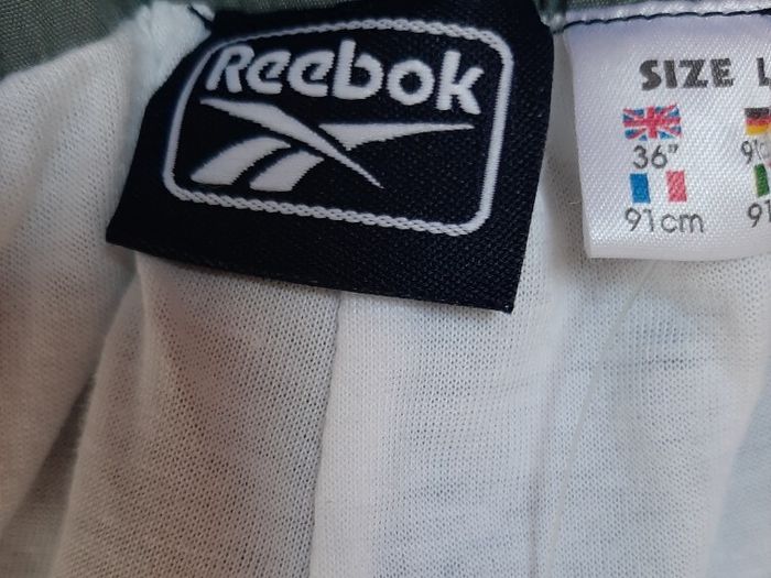 New Reebok tracksuit ends L tag attached