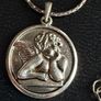 Avon necklace Image 4
