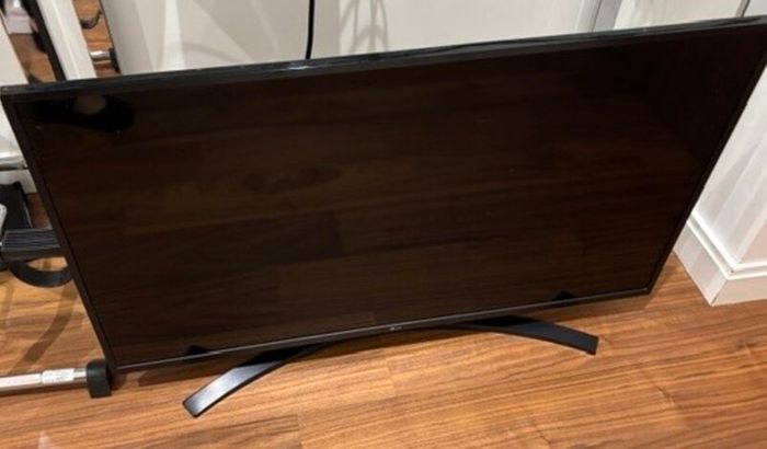43 LG Smart TV Perfect Condition