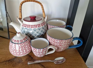 Carolyn Donnelly Tea set