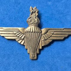 British military parachute regiment cap badge