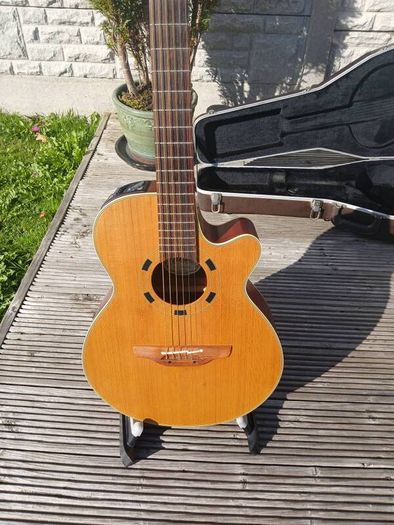 1998 Japanese Takamine EN30 C and original Hard case